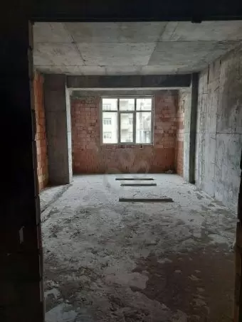 Təbriz kucəsində 4 otaqli 174 kv mənzil