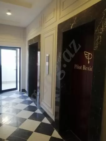 İcərisəhər Axundov bagin yani 5 otaqlı mənzil satılır