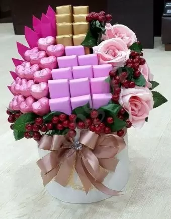 Hediyye sokolad buketler