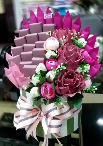 Hediyye sokolad buketler