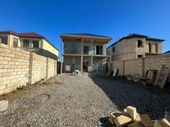 MASAZIR YENİ BAKI YAŞAYIŞ KOMPLEKSİNİN ARXASINDA MÜASİR ÜSLUBDA İNŞA EDİLMİŞ ZÖVQLÜ PAKET KUPÇA HƏYƏT EVİ VİLLA SATILIR