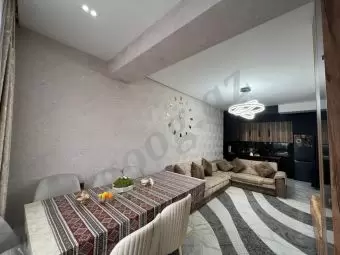 MASAZIR BAZARSTORENİN BİNASINDA SUPER TƏMİRLİ MƏNZİL