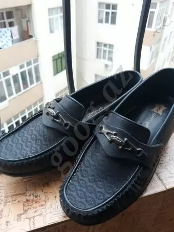 Orta yaşlı xanım üçün ayaqqabı