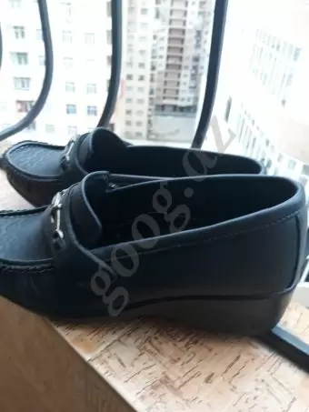 Orta yaşlı xanım üçün ayaqqabı
