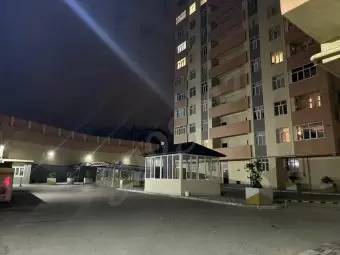 MASAZIR DAİRƏSİ ORAY MTK KÖRPÜ TİKİNTİ BİNASINDA TAMTƏMİRLİ KUPÇALI  MƏNZİL SATILIR