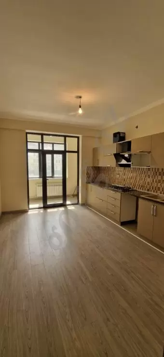 Bayraq Meydani yaxinliginda mənzil satilir